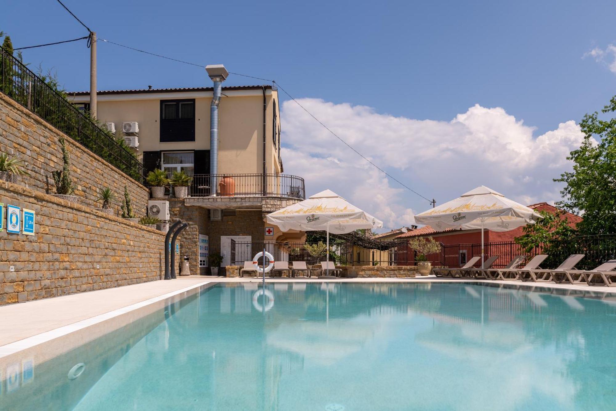 Hotel Stara Sola - Oleander Resort Korte Exterior foto