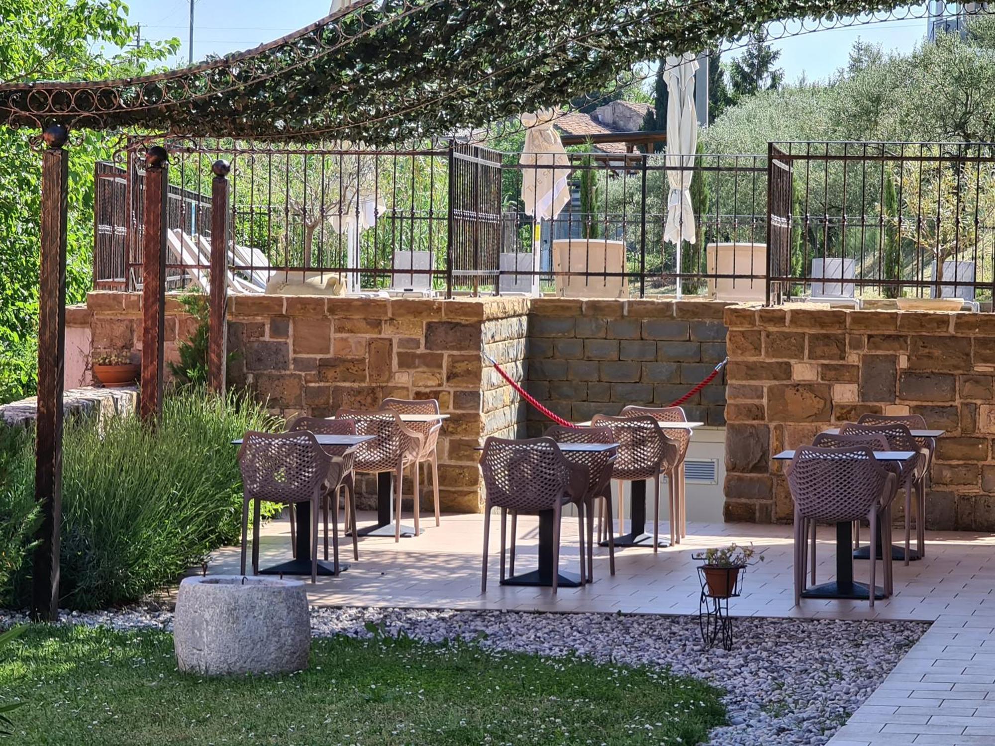 Hotel Stara Sola - Oleander Resort Korte Exterior foto