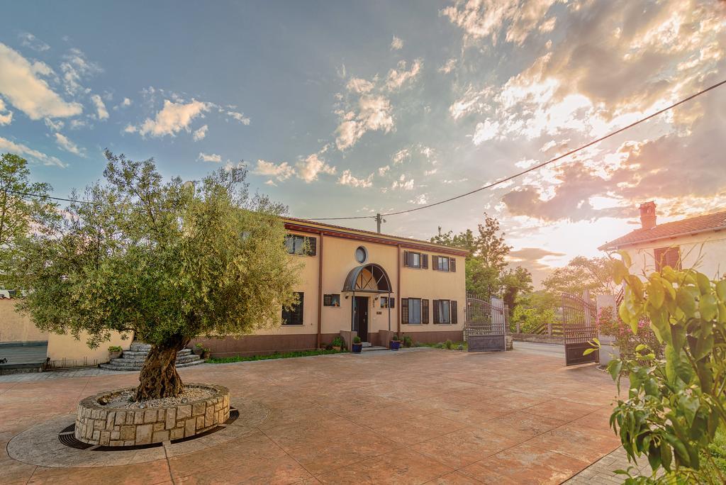 Hotel Stara Sola - Oleander Resort Korte Exterior foto